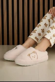 Erkan Saçmacı  Clara Pudra Pelüş - DAR KALIP - Ayıcık Desenli Kalın Düz Tabanlı Sessiz Kadın Ev Terliği thumbnail 3