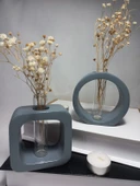 Gri Masaüstü Minimal 2'li Vazo Seti, Yuvarlak-Kare Formlu, Cam Tüplü Vazo thumbnail 2