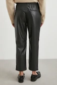 Kemerli Lastikli Deri Pantolon Siyah thumbnail 6