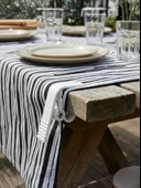 Beyaz Masa Örtüsü Mandalı 4’lü Set – Kaymaz, Rüzgara Dayanıklı, Piknik & Balkon Masa Sabitleyici thumbnail 3