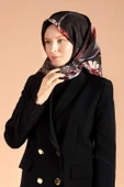 %100 Twill İpek Suluboya Çiçek Desenli Siyah - Bordo Renkli 90x90 Eşarp Dikim Şekli : El Dikişi thumbnail 2