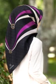 %100 Twill İpek Monogram Ve Geometrik Desenli Siyah - Mürdüm Renkli 90x90 Eşarp Dikim Şekli : El Dikişi thumbnail 1