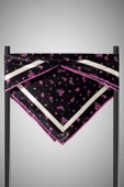 100% Twill İpek Bordürlü Çıtır Çiçek Desenli Siyah - Fuşya Renkli 90x90 Dikim Şekli : El Dikişi Eşarp thumbnail 3