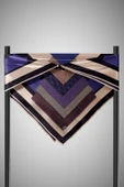 %100 Twill İpek Geometrik Desenli Mor - Siyah Renkli 90x90 Eşarp Dikim Şekli : El Dikişi thumbnail 4
