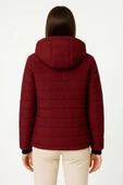 Kadın Şişme Kapüşonlu Fermuarlı Mont Su itici Kapitone Astarlı Kumaş Cepli Kışlık Rahat Kalıp - Bordo thumbnail 2