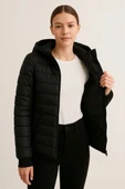 Kadın Şişme Kapüşonlu Fermuarlı Mont Su itici Kapitone Astarlı Kumaş Cepli Kışlık Rahat Kalıp - Siyah thumbnail 4