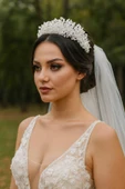 SimgeAksesuar İnci ve kristal karışımı şık ve zarif gelin tacı ve saç aksesuarı thumbnail 1