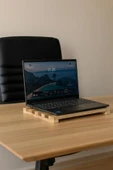 DEKORELA Ahşap Laptop Standı thumbnail 2