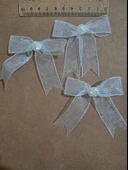 Pratikbox Orta boy Fiyonk 2cm Tül/ Beyaz Gül yarım inci /50 adet thumbnail 3