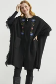 Çiçek Nakışlı Yünlü Triko Panço - Siyah thumbnail 5