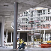 KOBB KBL100 100m Profesyonel Li-ion Şarjlı Lazer Metre thumbnail 7