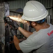 Kress KUS05P 900Watt 115mm Profesyonel Avuç Taşlama thumbnail 4