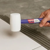 WORKPRO WP241040 57mm 450Gr PVC PP Saplı Beyaz Kauçuk Tokmak thumbnail 5