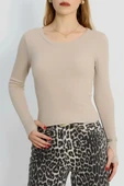 Bisiklet Yaka Parmak Geçmeli Kaşkorse bluz bej thumbnail 5