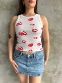 Öpücük baskılı bluz thumbnail 2