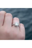 0.60 Ct Modern Tasarım Baget Kare Tektaş Yüzük 18K - 2