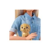 Orjinal Barbie Seyahatte Bebeği ve Aksesuarları FWV25 - 4