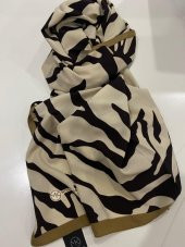 Karamel Serisi Zebrasa Desenli Şal thumbnail 2