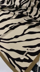 Karamel Serisi Zebrasa Desenli Şal thumbnail 1