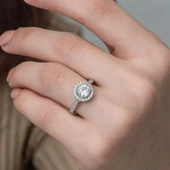 Beyaz Zirkon Taşlı Yuvarlak Gümüş Bayan Yüzük - 1