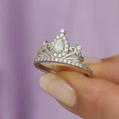 Zirkon Taşlı Kraliçe Taç Motifli Tektaş Gümüş Bayan Yüzük thumbnail 4