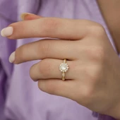 Altın Kaplama Papatya Motifli Tektaş Gümüş Bayan Yüzük thumbnail 12