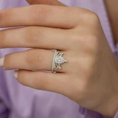 Zirkon Taşlı Kraliçe Taç Motifli Tektaş Gümüş Bayan Yüzük thumbnail 8