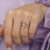 Kırmızı Zirkon Taşlı Kalp Motifli Tektaş Gümüş Bayan Yüzük thumbnail 6