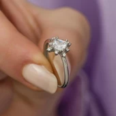 Kare Zirkon Taşlı Tektaş Gümüş Bayan Yüzük thumbnail 9