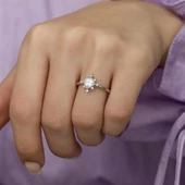 Kare Zirkon Taşlı Tektaş Gümüş Bayan Yüzük thumbnail 10