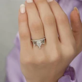 Zirkon Taşlı Kraliçe Taç Motifli Tektaş Gümüş Bayan Yüzük thumbnail 9