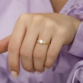 Altın Kaplama Zirkon Taşlı Tektaş Gümüş Bayan Yüzük thumbnail 4