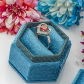 Kırmızı Zirkon Taşlı Kalp Motifli Tektaş Gümüş Bayan Yüzük thumbnail 1