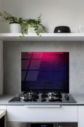 60 x 70 cm Neon Tuğla Desenli Cam Ocak Arkası Koruyucu thumbnail 1