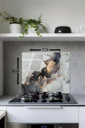 60 x 70 cm Siyah Yaldızlı Desenli Cam Ocak Arkası Koruyucu thumbnail 2