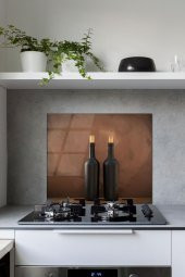 60 x 70 cm Şişe Desenli Cam Ocak Arkası Koruyucu thumbnail 1