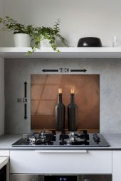 60 x 70 cm Şişe Desenli Cam Ocak Arkası Koruyucu thumbnail 2