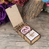 Mini Ahşap Kutuda Mini Kuran-ı Kerim & Pembe Kristal Tesbih (13x7cm) 10 Adet - 1