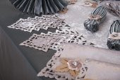 Finezza Afife Kadife Gümüş Füme Sofra Takımı 8 kişilik 160x230 cm 34 Prç. - 955 - 6