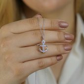 Çapa Tasarımlı Beyaz Zirkon Taşlı 925 Ayar Gümüş Kadın Kolye thumbnail 1