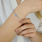 Minimal Nazar Tasarımlı 4 Sıralı Kelepçe Model 925 Ayar Gümüş Kadın Bileklik thumbnail 3