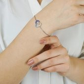 Renk Geçişli Kalp Tasarımlı Tektaş Pırlanta Detaylı 925 Ayar Gümüş Kadın Bileklik thumbnail 3