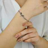 Melek Tasarımlı Siyah Zirkon Taşlı 925 Ayar Gümüş Kadın Bileklik thumbnail 3