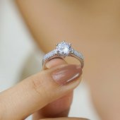 Pırlanta Tasarımlı Zirkon Taşlı 925 Ayar Gümüş TektaşYüzük thumbnail 2