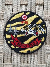 SARI ZEMİN SİYAH NAKIŞ İŞLEMELİ F-16 192.FİLO PATCH PEÇ ARMA - 1