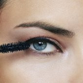 Maybelline New York Total Temptation Maskara Siyah - 4