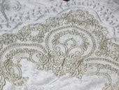 Çeyiz Diyarı Fransız Güpürlü Lisa Kadife Seccade Krem Gold thumbnail 6