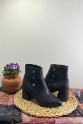 Düğme Detaylı Kadın Topuklu Bot - 2