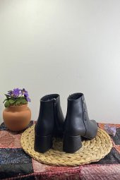 Düğme Detaylı Kadın Topuklu Bot - 4