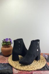 Düğme Detaylı Kadın Topuklu Bot - 12